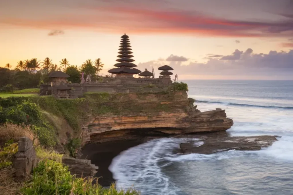 exploring-uluwatu-temple