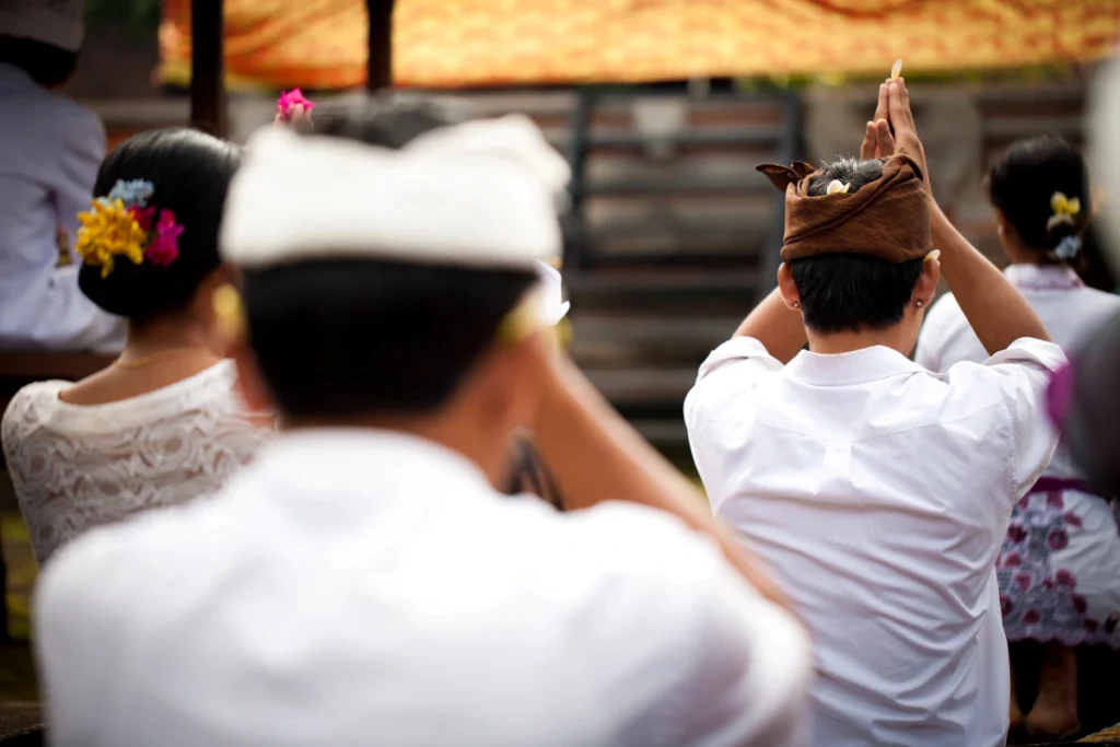 During Nyepi, the Balinese observe the Catur Brata Penyepian (the Four Prohibitions): no fire or light, no working, no traveling, and no entertainment. This removal of all external stimuli creates the ultimate environment for meditation.
