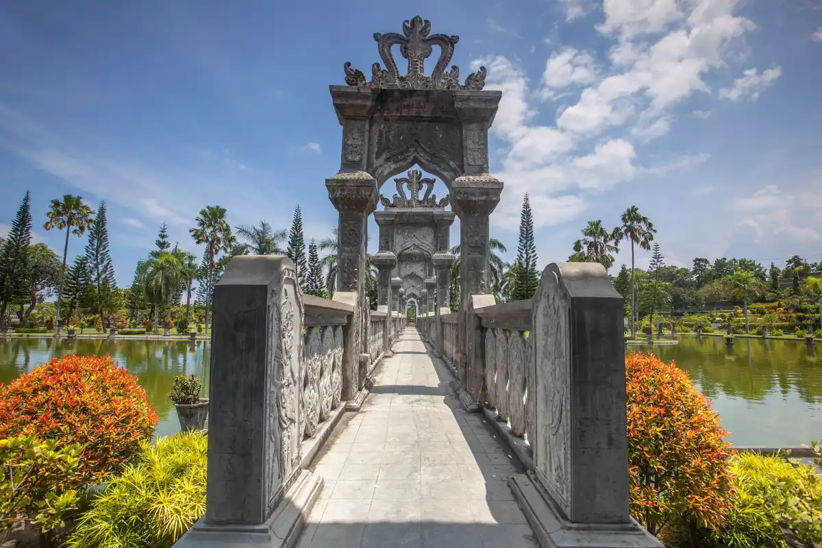 Puri Klungkung, served as the royal residence of the Klungkung Kingdom